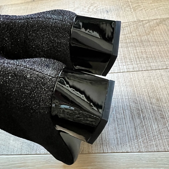BNIB Chanel 17k Runway Black Shimmer Metallic Leather Square Toe ankle boots - Picture 6 of 9